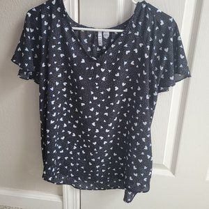 Elle Heart Print Flutter Sleeve Top